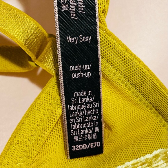 Victoria’s Secret Very Sexy Lace Push Up Bra 32DD - Picture 4 of 6